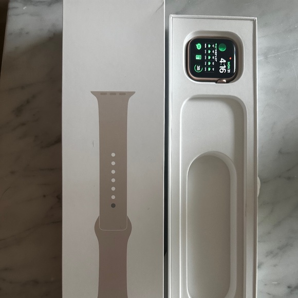 Apple Watch SE with cellular and GPS/ unlocked